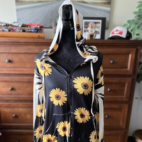 Sunflower Zip-Up Hoodie - Picture 4 of 7